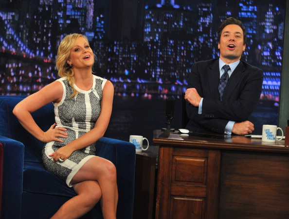 Amy Poehler And Jimmy Fallon Play Truth Or Truth On The Tonight Show [watch] Food World News