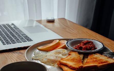 Healthy Diet Tips for Work-From-Home People