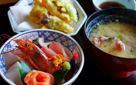 5 Japanese Meals You Should Try Cooking