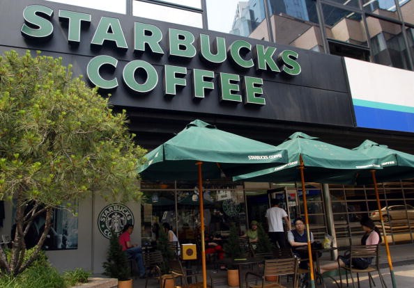 Woman Spread COVID-19 to 56 Others at Starbucks Surprisingly, No Employees Got the Virus