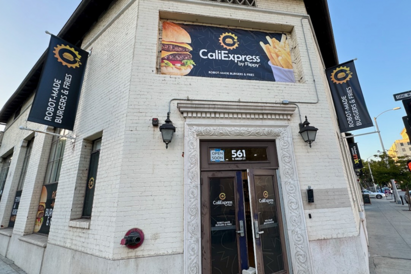 CaliExpress by Flppy is a robot-run eatery.
