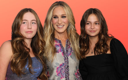 Sarah Jessica Parker and her daughters .