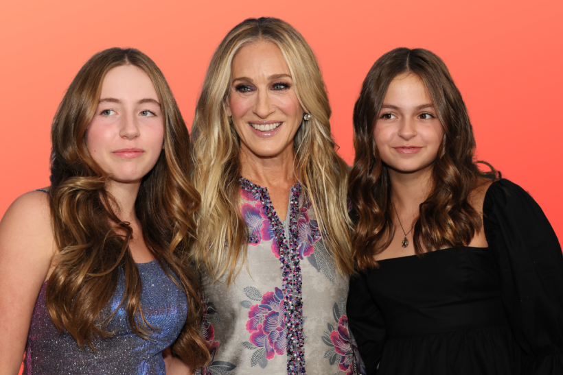 Sarah Jessica Parker and her daughters Tabitha and Loretta Broderick at the premiere of Hocus Pocus 2 in New York on September 27, 2022.