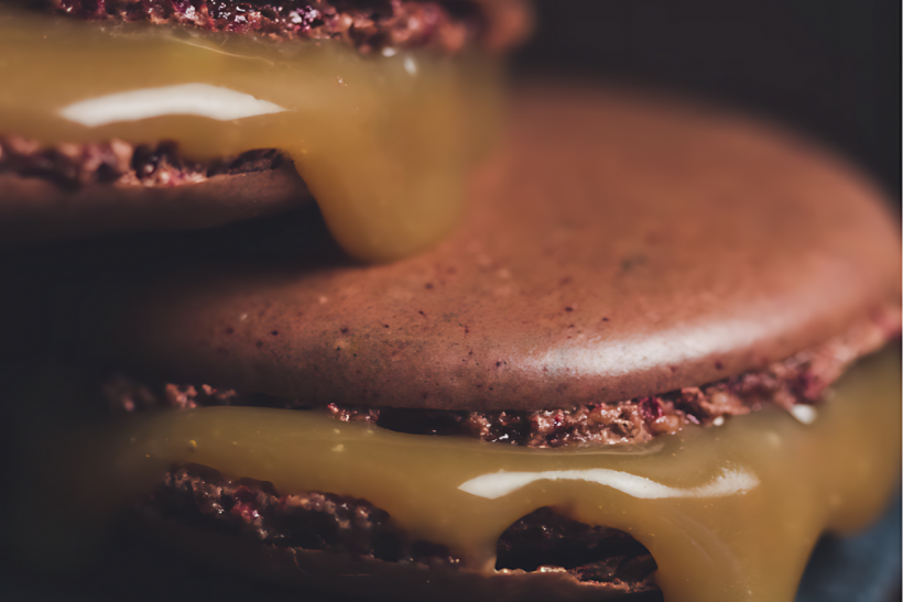 Chocolate cookies with caramel.