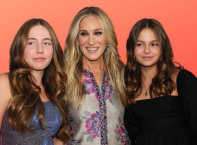 Sarah Jessica Parker and her daughters .